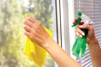 Hướng dẫn vệ sinh và mẹo kéo dài tuổi thọ cửa nhôm kính