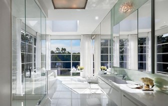 Vì sao nên chọn cửa nhựa lõi thép cho phòng tắm?